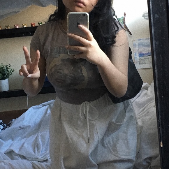 “vintage” Marilyn Monroe Bombshell graphic tee 🤍! - Picture 3 of 5